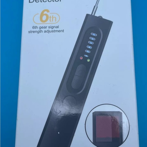 X13 Wireless Signal & Hidden Camera Detector New in Box - Picture 1 of 5